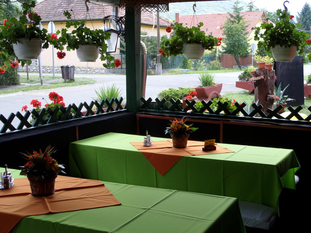 Bed and Breakfast Taltos Vendeghaz Сильвашварад Экстерьер фото